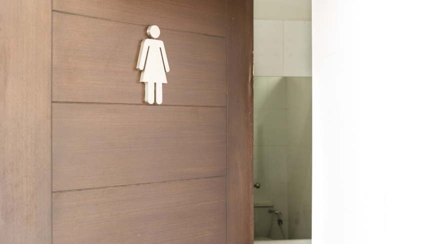 För att vilja besöka toaletten måste eleverna känna att toalettmiljön är fräsch och trygg. Foto: Shutterstock